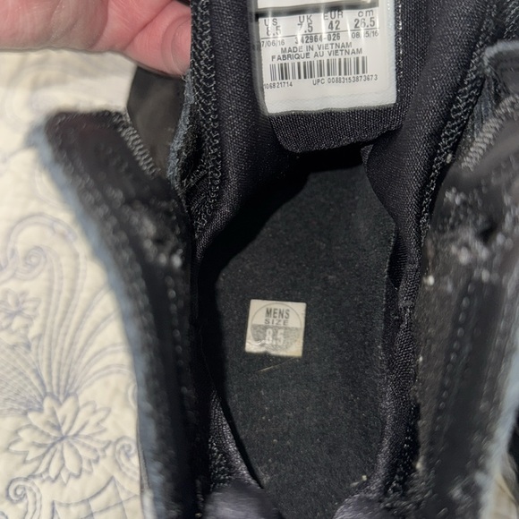 Men’s black air Jordan size 8.5 like new - Picture 6 of 10